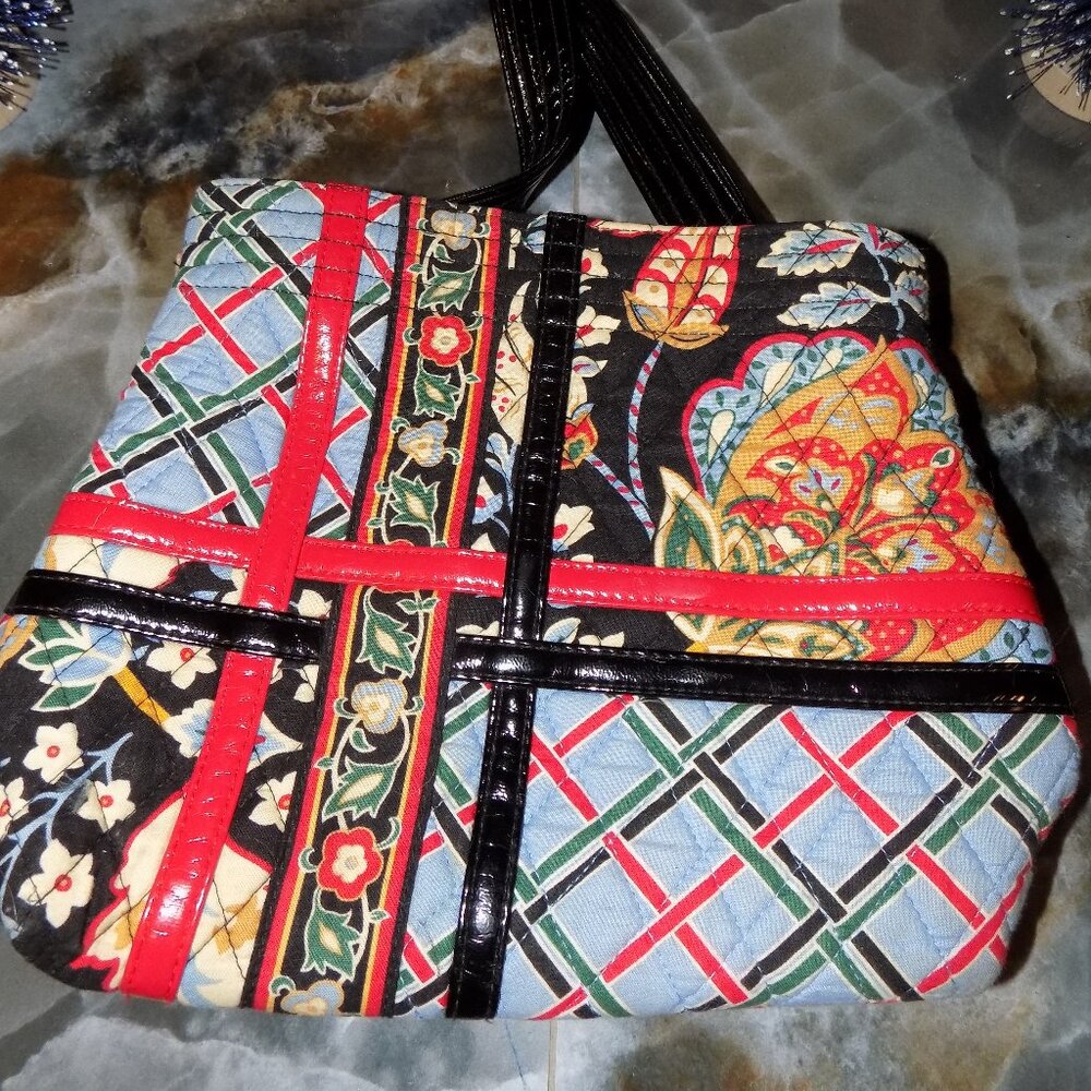 VERA BRADLEY SWEET VERSAILLES CROSSROADS SHOULDER BAG PATENT LEATHER STRAPS